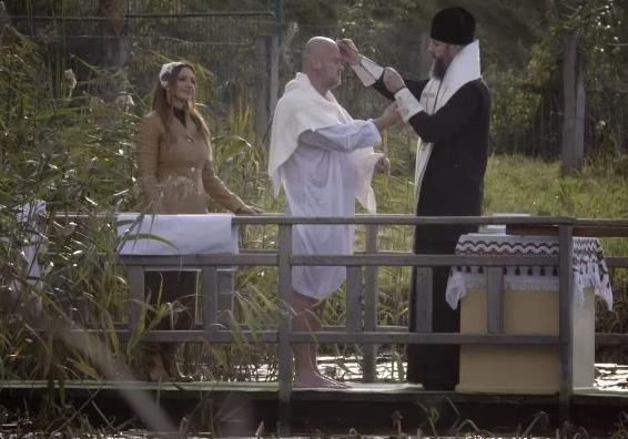 Оксана Марченко в фильме Паломница стала крестной боксера Вячеслава Узелкова