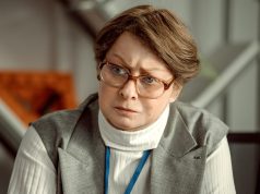 Мария Аронова вернулась к роли строгой математички в продолжении «Олдскула»